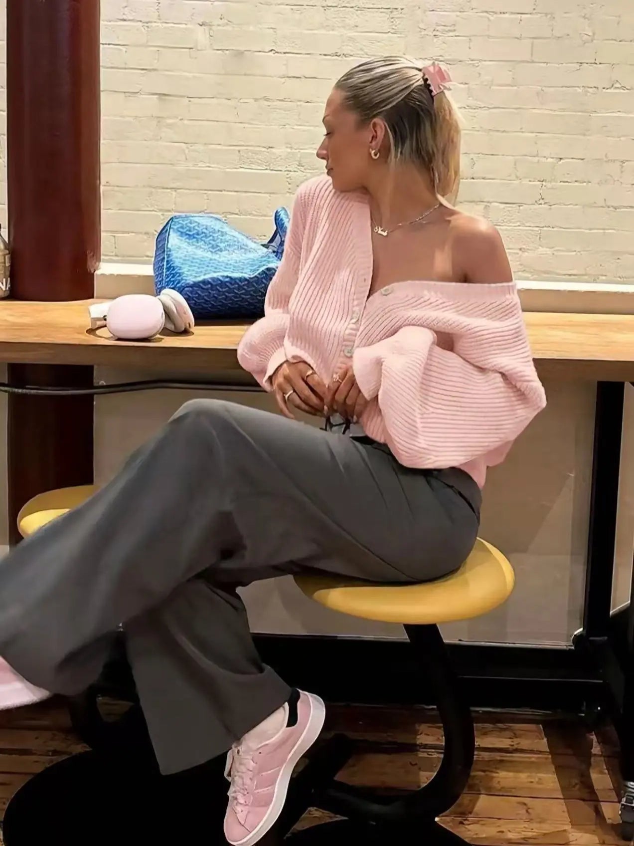 Sweet Dreams. Women'S V-Neck Knit Cardigan, Cropped Pink Button Front Sweater with Lantern Long Sleeves, Loose Casual Everyday Top, Long Sleeve, Knitwear